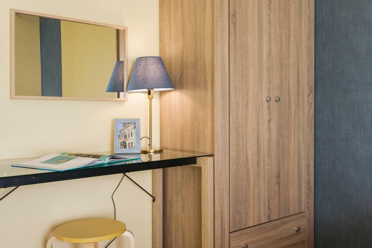 Private Central View Rooms In Apartment Near To Acropolis Metro Station Athén Kültér fotó