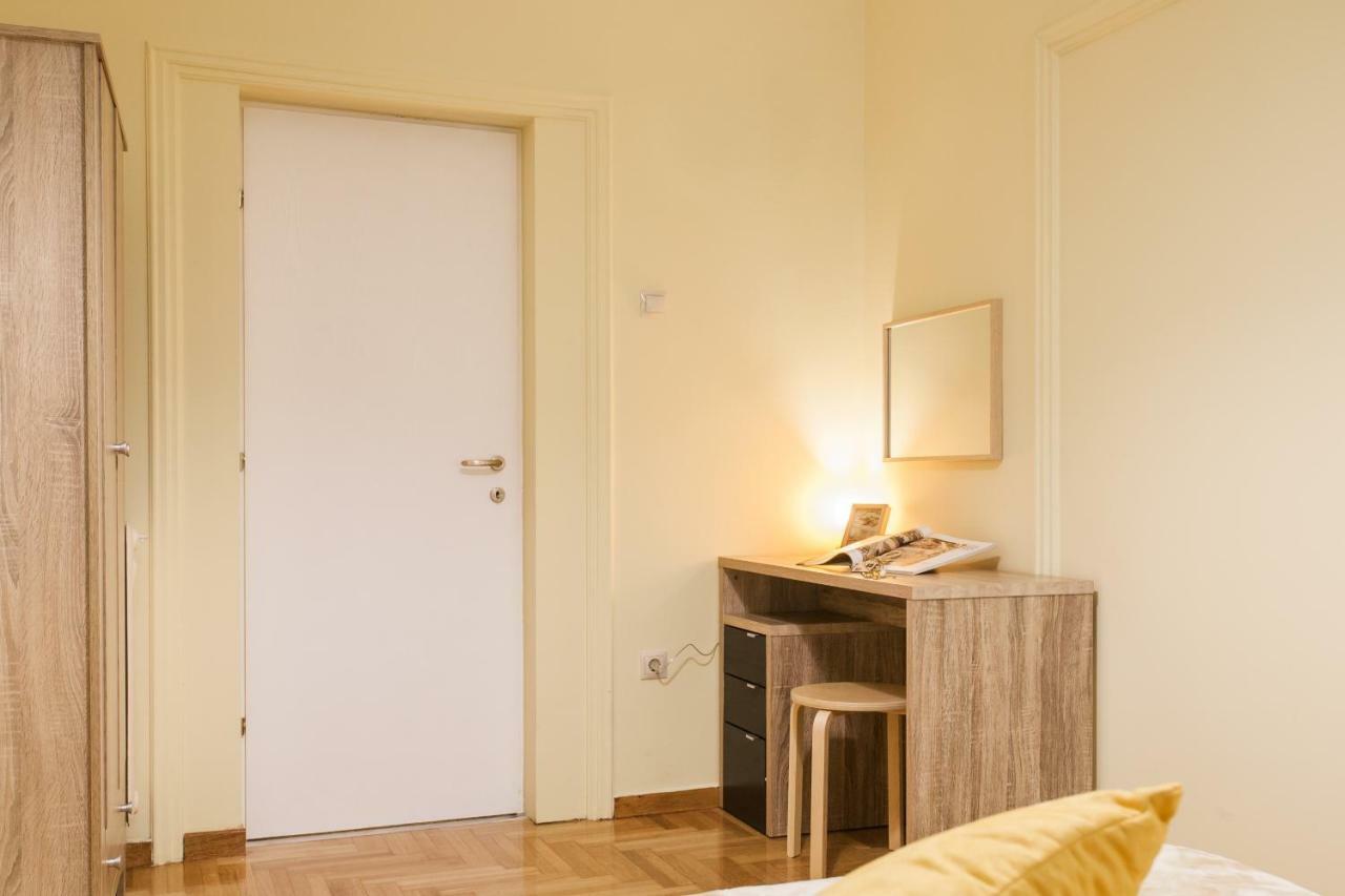 Private Central View Rooms In Apartment Near To Acropolis Metro Station Athén Kültér fotó